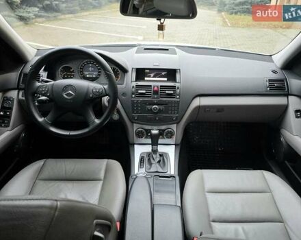 Серый Мерседес Ц-Класс, объемом двигателя 3 л и пробегом 190 тыс. км за 8200 $, фото 20 на Automoto.ua