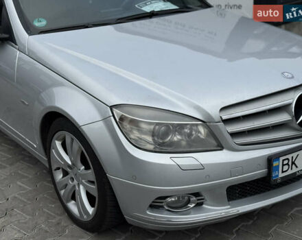 Сірий Мерседес Ц-Клас, об'ємом двигуна 2.15 л та пробігом 414 тис. км за 8650 $, фото 4 на Automoto.ua