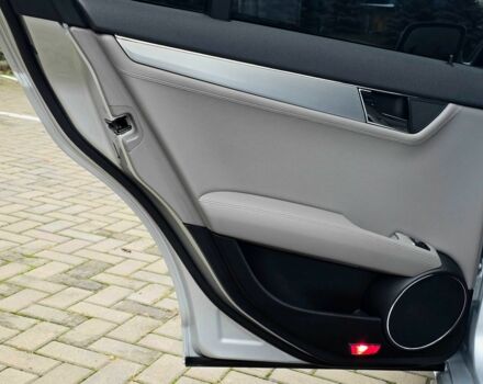 Серый Мерседес Ц-Класс, объемом двигателя 3 л и пробегом 190 тыс. км за 8200 $, фото 15 на Automoto.ua