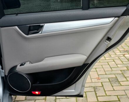 Серый Мерседес Ц-Класс, объемом двигателя 3 л и пробегом 190 тыс. км за 8200 $, фото 18 на Automoto.ua