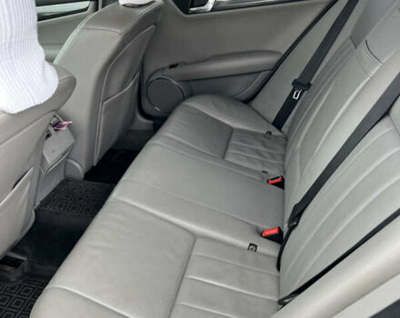 Серый Мерседес Ц-Класс, объемом двигателя 1.8 л и пробегом 226 тыс. км за 9000 $, фото 13 на Automoto.ua