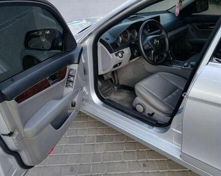 Серый Мерседес Ц-Класс, объемом двигателя 1.8 л и пробегом 220 тыс. км за 9000 $, фото 12 на Automoto.ua