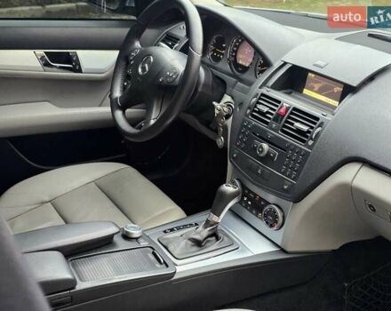 Сірий Мерседес Ц-Клас, об'ємом двигуна 0 л та пробігом 190 тис. км за 8200 $, фото 28 на Automoto.ua