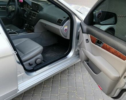 Серый Мерседес Ц-Класс, объемом двигателя 1.8 л и пробегом 220 тыс. км за 9000 $, фото 18 на Automoto.ua