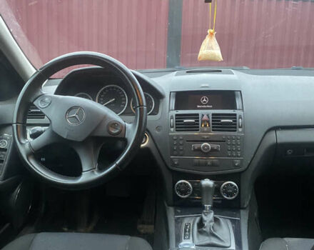 Сірий Мерседес Ц-Клас, об'ємом двигуна 2.15 л та пробігом 300 тис. км за 8600 $, фото 4 на Automoto.ua