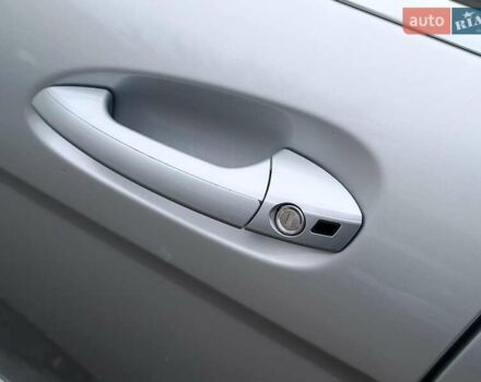 Серый Мерседес Ц-Класс, объемом двигателя 3 л и пробегом 305 тыс. км за 8690 $, фото 12 на Automoto.ua