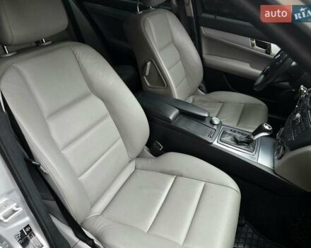 Серый Мерседес Ц-Класс, объемом двигателя 3 л и пробегом 190 тыс. км за 8200 $, фото 25 на Automoto.ua