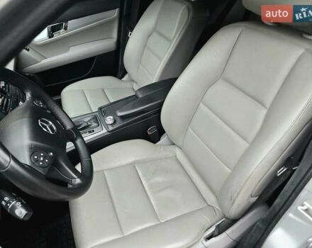 Серый Мерседес Ц-Класс, объемом двигателя 3 л и пробегом 190 тыс. км за 8200 $, фото 9 на Automoto.ua