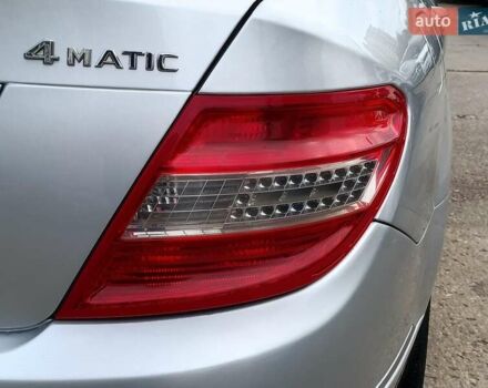 Серый Мерседес Ц-Класс, объемом двигателя 3 л и пробегом 305 тыс. км за 8690 $, фото 9 на Automoto.ua