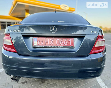 Сірий Мерседес Ц-Клас, об'ємом двигуна 2.15 л та пробігом 300 тис. км за 10800 $, фото 79 на Automoto.ua