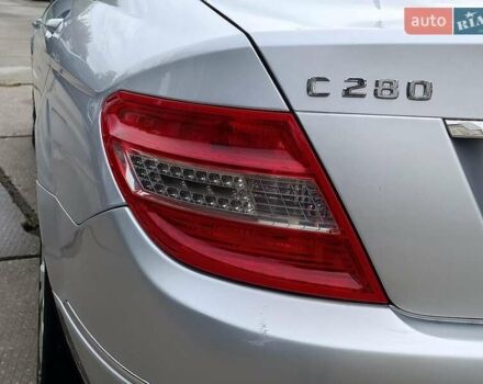 Серый Мерседес Ц-Класс, объемом двигателя 3 л и пробегом 305 тыс. км за 8690 $, фото 10 на Automoto.ua