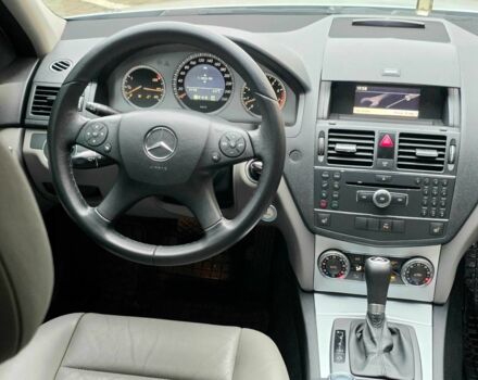 Серый Мерседес Ц-Класс, объемом двигателя 3 л и пробегом 190 тыс. км за 8200 $, фото 21 на Automoto.ua