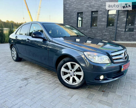 Сірий Мерседес Ц-Клас, об'ємом двигуна 2.15 л та пробігом 300 тис. км за 10800 $, фото 1 на Automoto.ua