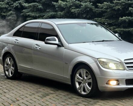 Серый Мерседес Ц-Класс, объемом двигателя 3 л и пробегом 190 тыс. км за 8200 $, фото 3 на Automoto.ua