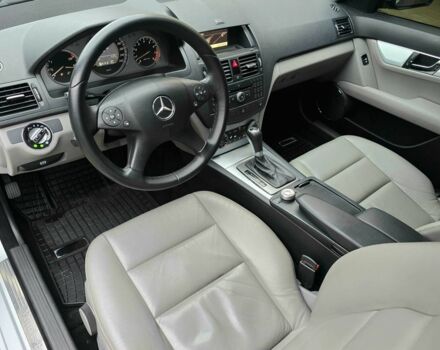 Серый Мерседес Ц-Класс, объемом двигателя 3 л и пробегом 190 тыс. км за 8200 $, фото 8 на Automoto.ua