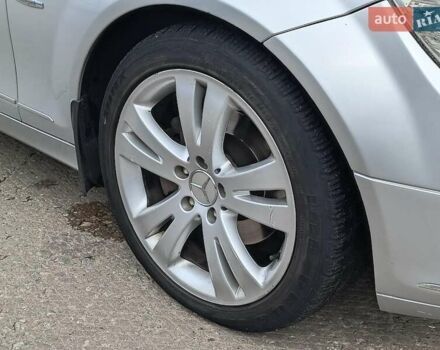 Серый Мерседес Ц-Класс, объемом двигателя 3 л и пробегом 305 тыс. км за 8690 $, фото 6 на Automoto.ua