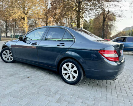 Сірий Мерседес Ц-Клас, об'ємом двигуна 2.15 л та пробігом 300 тис. км за 10800 $, фото 7 на Automoto.ua