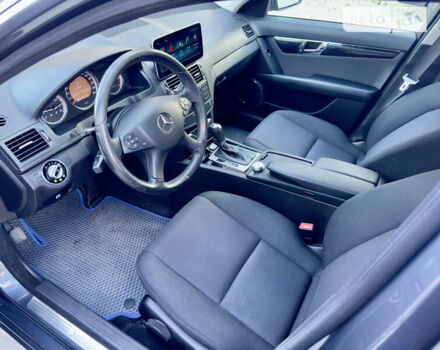 Сірий Мерседес Ц-Клас, об'ємом двигуна 2.15 л та пробігом 300 тис. км за 10800 $, фото 19 на Automoto.ua