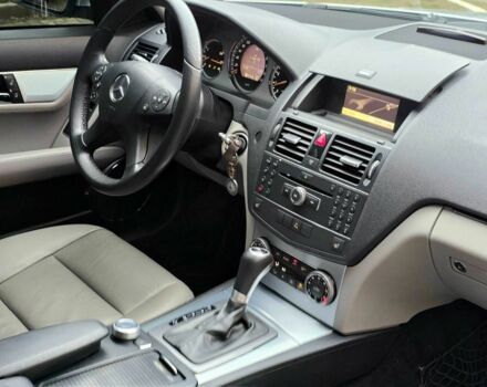 Серый Мерседес Ц-Класс, объемом двигателя 3 л и пробегом 190 тыс. км за 8200 $, фото 23 на Automoto.ua