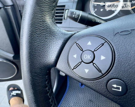 Сірий Мерседес Ц-Клас, об'ємом двигуна 2.15 л та пробігом 300 тис. км за 10800 $, фото 31 на Automoto.ua