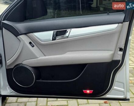 Серый Мерседес Ц-Класс, объемом двигателя 3 л и пробегом 190 тыс. км за 8200 $, фото 22 на Automoto.ua