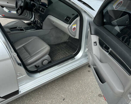 Серый Мерседес Ц-Класс, объемом двигателя 1.8 л и пробегом 226 тыс. км за 9000 $, фото 7 на Automoto.ua