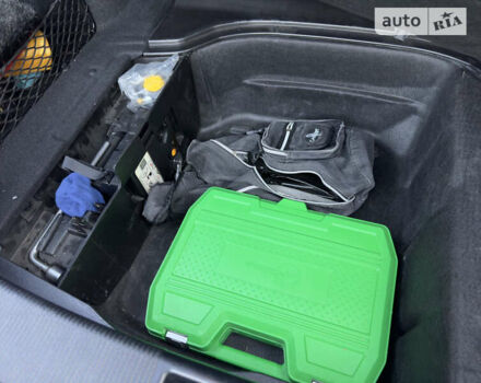 Сірий Мерседес Ц-Клас, об'ємом двигуна 2.15 л та пробігом 300 тис. км за 10800 $, фото 46 на Automoto.ua