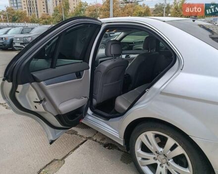 Серый Мерседес Ц-Класс, объемом двигателя 3 л и пробегом 305 тыс. км за 8690 $, фото 13 на Automoto.ua