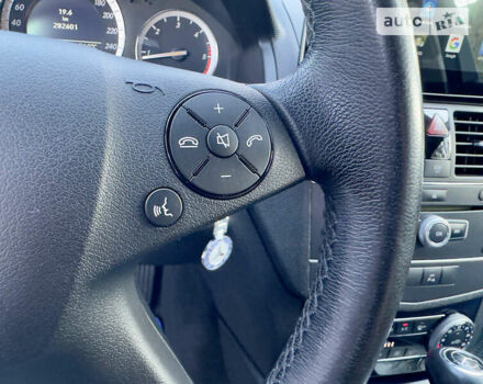 Сірий Мерседес Ц-Клас, об'ємом двигуна 2.15 л та пробігом 300 тис. км за 10800 $, фото 30 на Automoto.ua