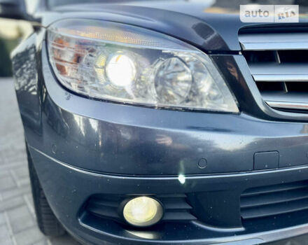 Сірий Мерседес Ц-Клас, об'ємом двигуна 2.15 л та пробігом 300 тис. км за 10800 $, фото 13 на Automoto.ua