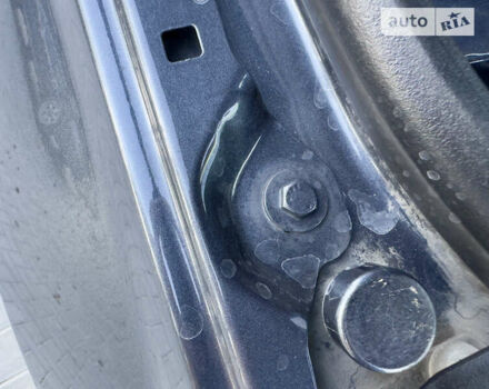 Сірий Мерседес Ц-Клас, об'ємом двигуна 2.15 л та пробігом 300 тис. км за 10800 $, фото 51 на Automoto.ua