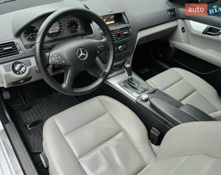 Серый Мерседес Ц-Класс, объемом двигателя 3 л и пробегом 190 тыс. км за 8200 $, фото 8 на Automoto.ua