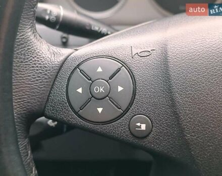 Серый Мерседес Ц-Класс, объемом двигателя 3 л и пробегом 305 тыс. км за 8690 $, фото 20 на Automoto.ua