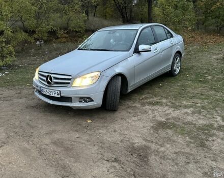 Серый Мерседес Ц-Класс, объемом двигателя 2.1 л и пробегом 231 тыс. км за 3500 $, фото 1 на Automoto.ua