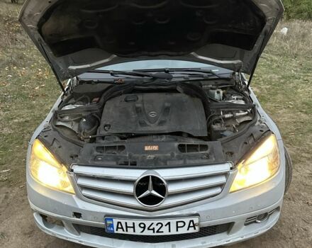 Серый Мерседес Ц-Класс, объемом двигателя 2.1 л и пробегом 231 тыс. км за 3500 $, фото 4 на Automoto.ua