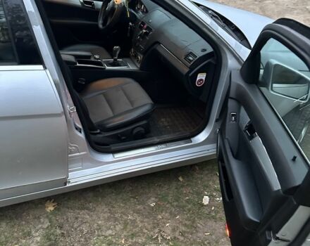 Серый Мерседес Ц-Класс, объемом двигателя 2.1 л и пробегом 231 тыс. км за 3500 $, фото 8 на Automoto.ua