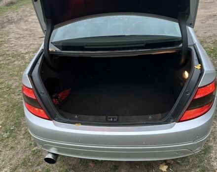 Серый Мерседес Ц-Класс, объемом двигателя 2.1 л и пробегом 231 тыс. км за 3500 $, фото 7 на Automoto.ua