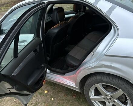 Серый Мерседес Ц-Класс, объемом двигателя 2.1 л и пробегом 231 тыс. км за 3500 $, фото 6 на Automoto.ua