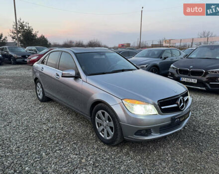 Серый Мерседес Ц-Класс, объемом двигателя 2.14 л и пробегом 243 тыс. км за 10900 $, фото 1 на Automoto.ua