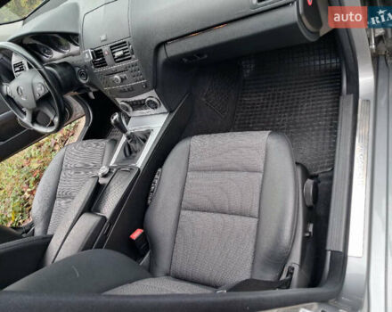 Серый Мерседес Ц-Класс, объемом двигателя 1.8 л и пробегом 133 тыс. км за 9600 $, фото 9 на Automoto.ua