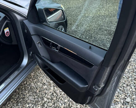 Серый Мерседес Ц-Класс, объемом двигателя 2.14 л и пробегом 243 тыс. км за 10900 $, фото 28 на Automoto.ua