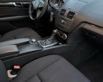 Серый Мерседес Ц-Класс, объемом двигателя 2.14 л и пробегом 243 тыс. км за 10900 $, фото 30 на Automoto.ua