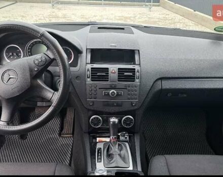 Мерседес Ц-Класс 2010 в Гниване на Automoto.ua Серый Мерседес Ц-Класс, объемом двигателя 2.14 л и пробегом 274 тыс. км за 10300 $, фото 2 на Automoto.ua