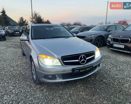 Серый Мерседес Ц-Класс, объемом двигателя 2.14 л и пробегом 243 тыс. км за 10900 $, фото 3 на Automoto.ua