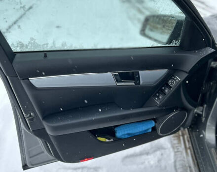 Серый Мерседес Ц-Класс, объемом двигателя 1.8 л и пробегом 133 тыс. км за 9550 $, фото 9 на Automoto.ua