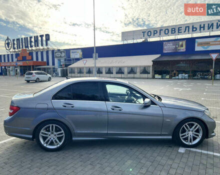 Серый Мерседес Ц-Класс, объемом двигателя 1.8 л и пробегом 243 тыс. км за 9000 $, фото 7 на Automoto.ua