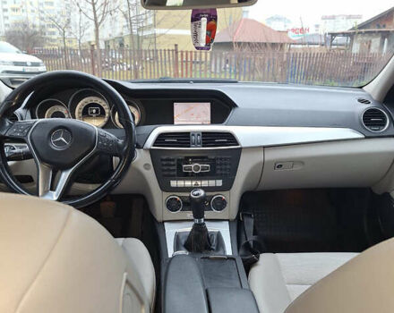 Серый Мерседес Ц-Класс, объемом двигателя 2.15 л и пробегом 243 тыс. км за 10900 $, фото 10 на Automoto.ua