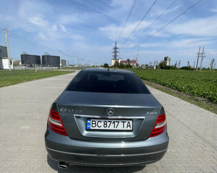 Сірий Мерседес Ц-Клас, об'ємом двигуна 2.14 л та пробігом 160 тис. км за 14000 $, фото 5 на Automoto.ua