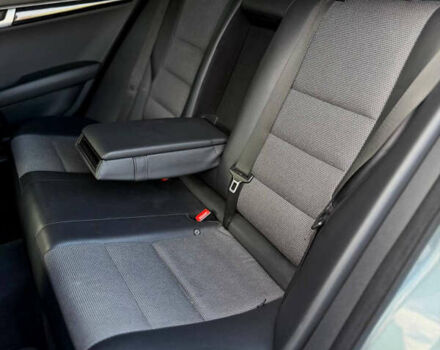 Серый Мерседес Ц-Класс, объемом двигателя 1.8 л и пробегом 207 тыс. км за 10399 $, фото 15 на Automoto.ua