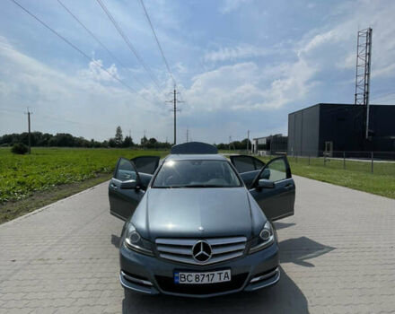 Сірий Мерседес Ц-Клас, об'ємом двигуна 2.14 л та пробігом 160 тис. км за 14000 $, фото 13 на Automoto.ua